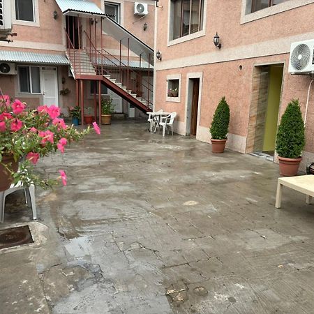 Styopa Hotel Ереван Екстериор снимка