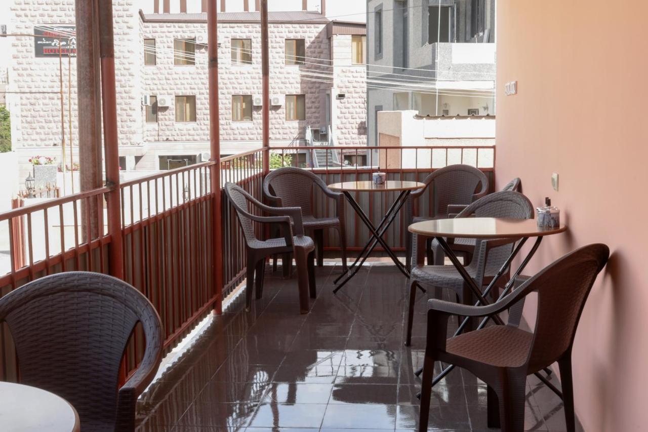 Styopa Hotel Ереван Екстериор снимка