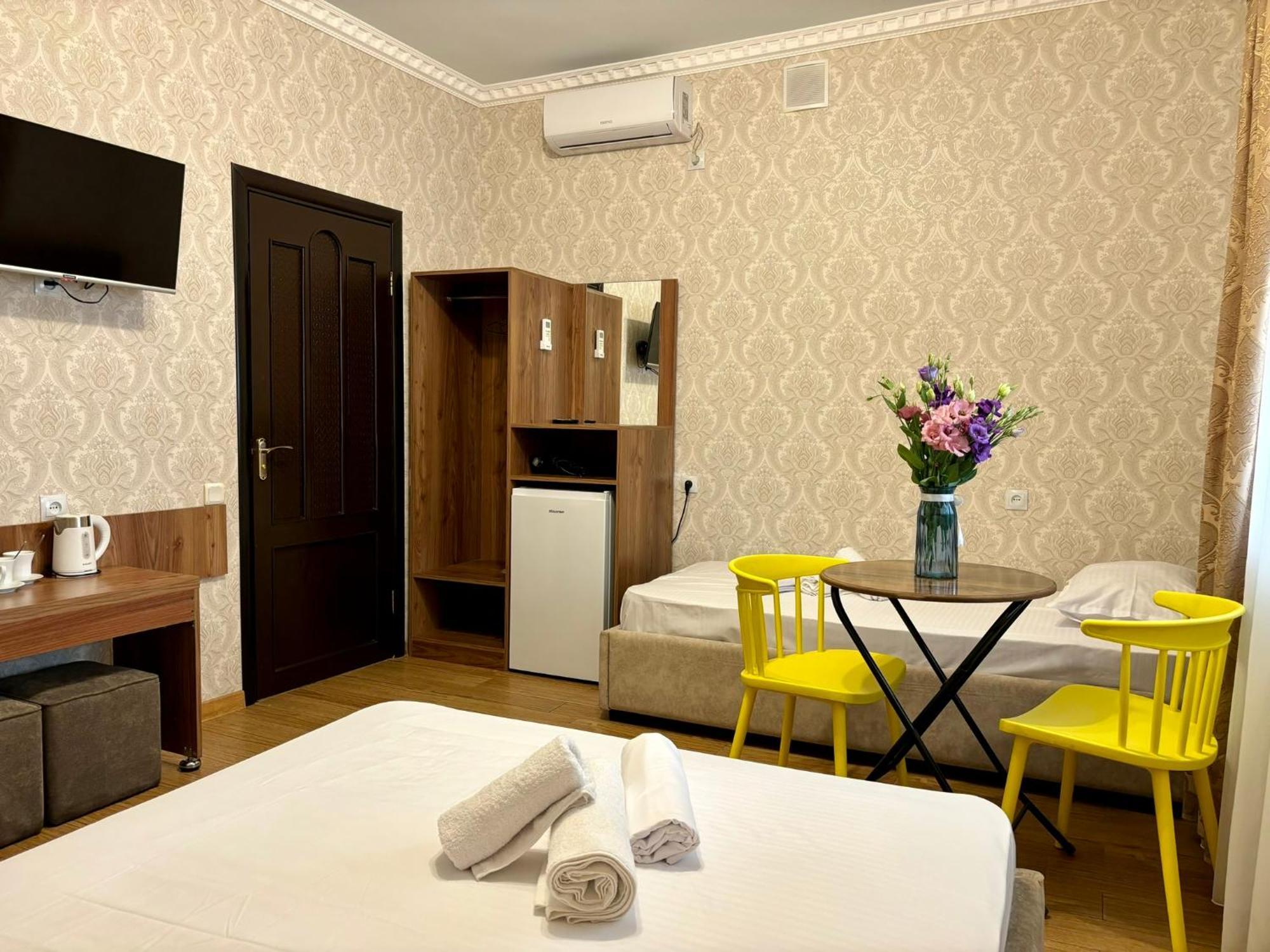 Styopa Hotel Ереван Екстериор снимка