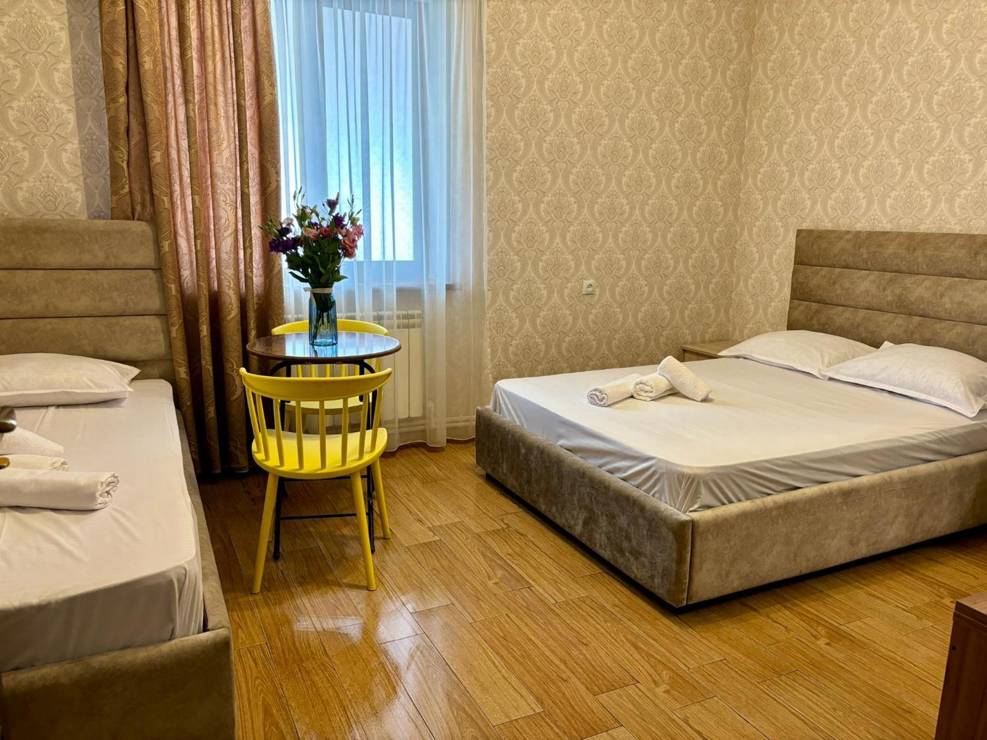 Styopa Hotel Ереван Екстериор снимка