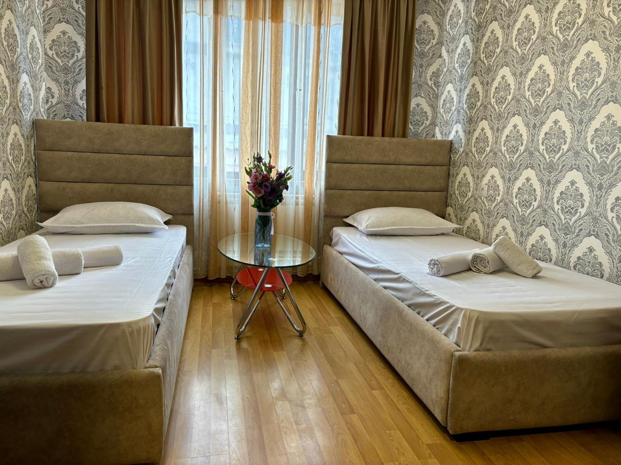 Styopa Hotel Ереван Екстериор снимка