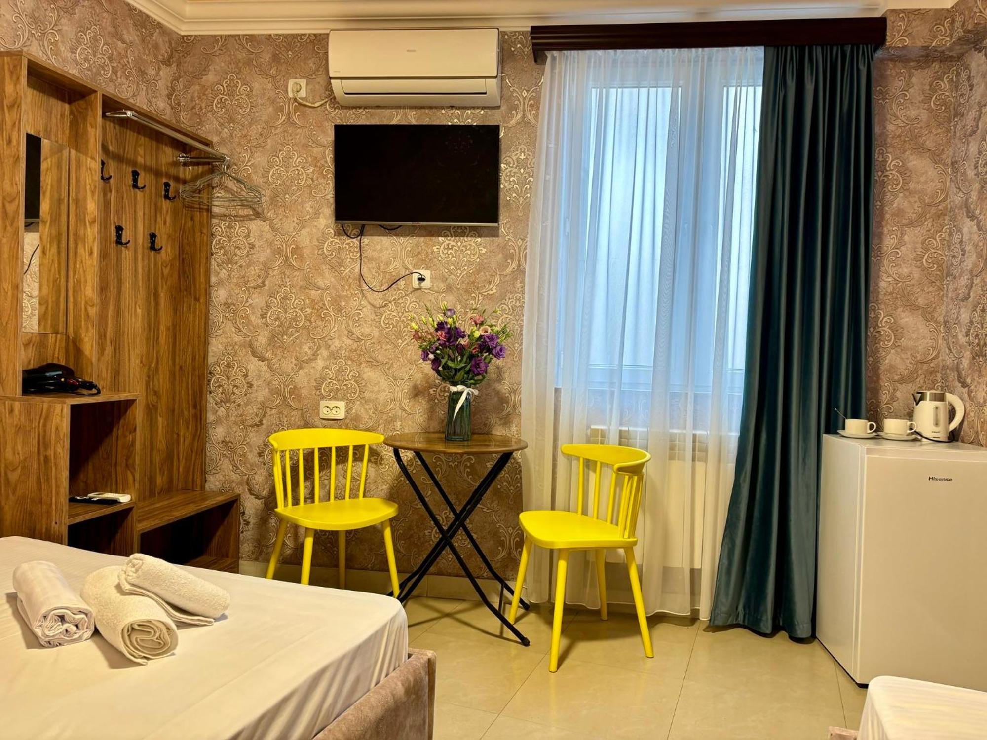 Styopa Hotel Ереван Екстериор снимка