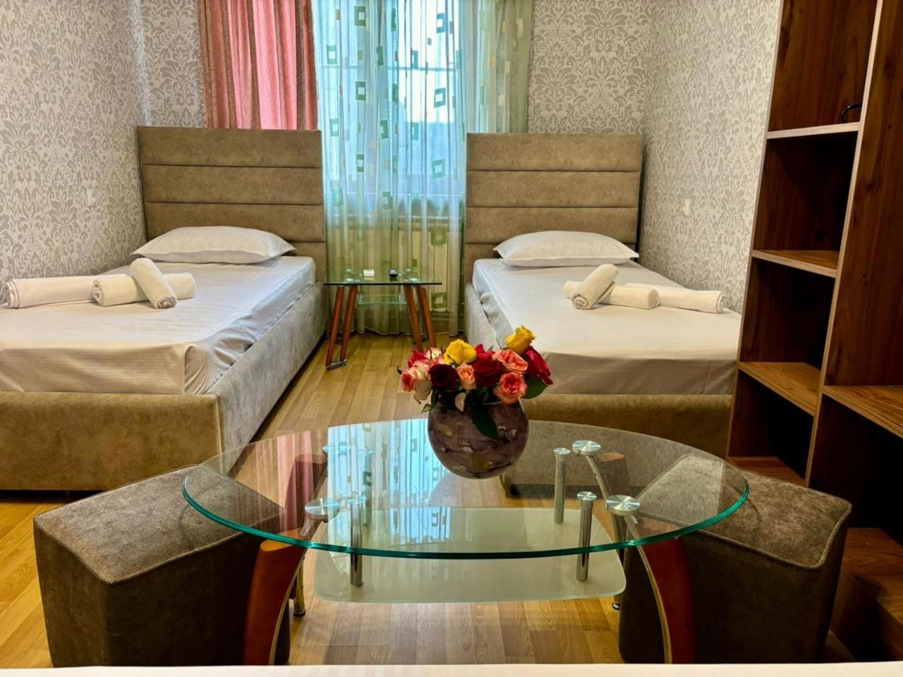 Styopa Hotel Ереван Екстериор снимка