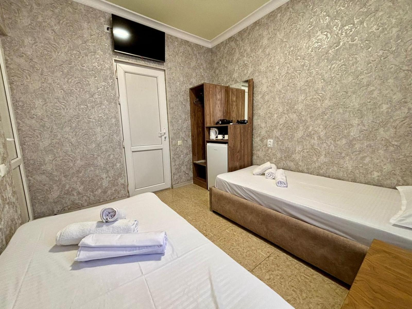 Styopa Hotel Ереван Екстериор снимка