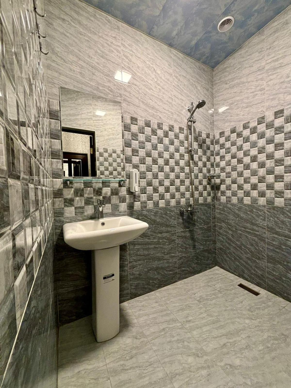 Styopa Hotel Ереван Екстериор снимка