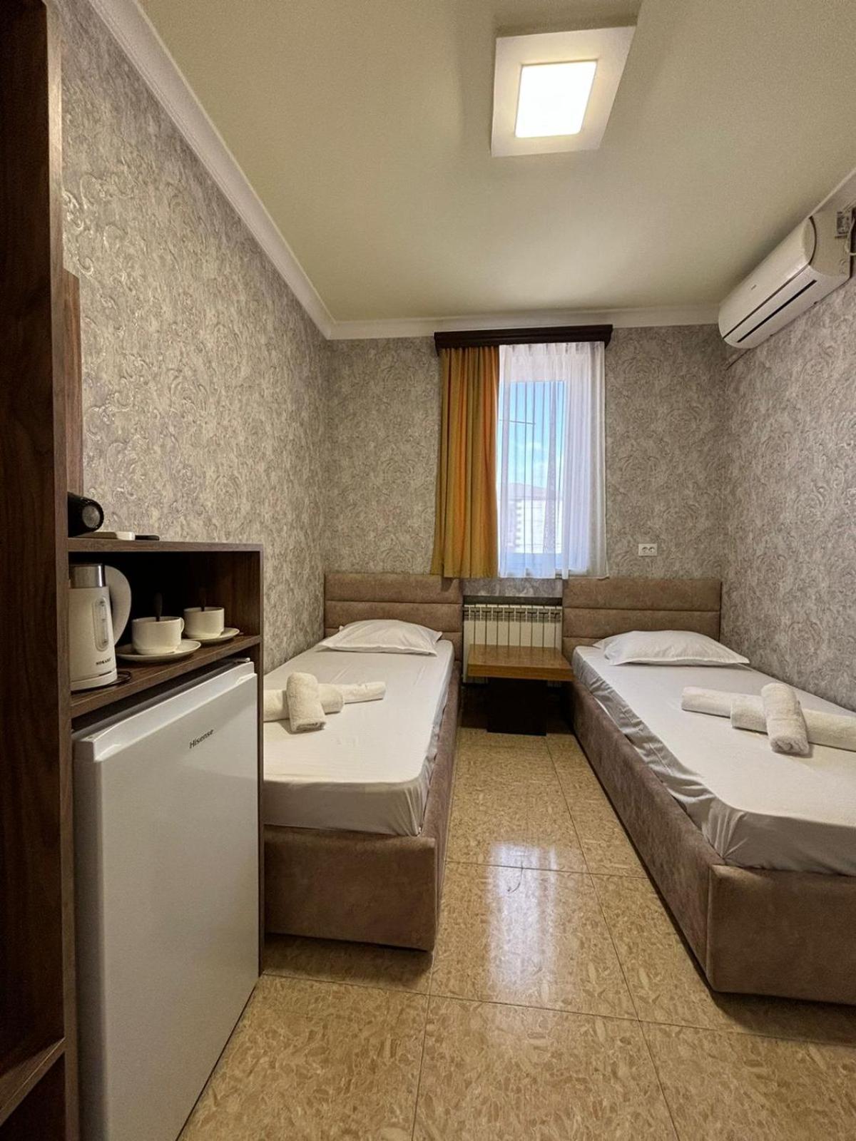Styopa Hotel Ереван Екстериор снимка