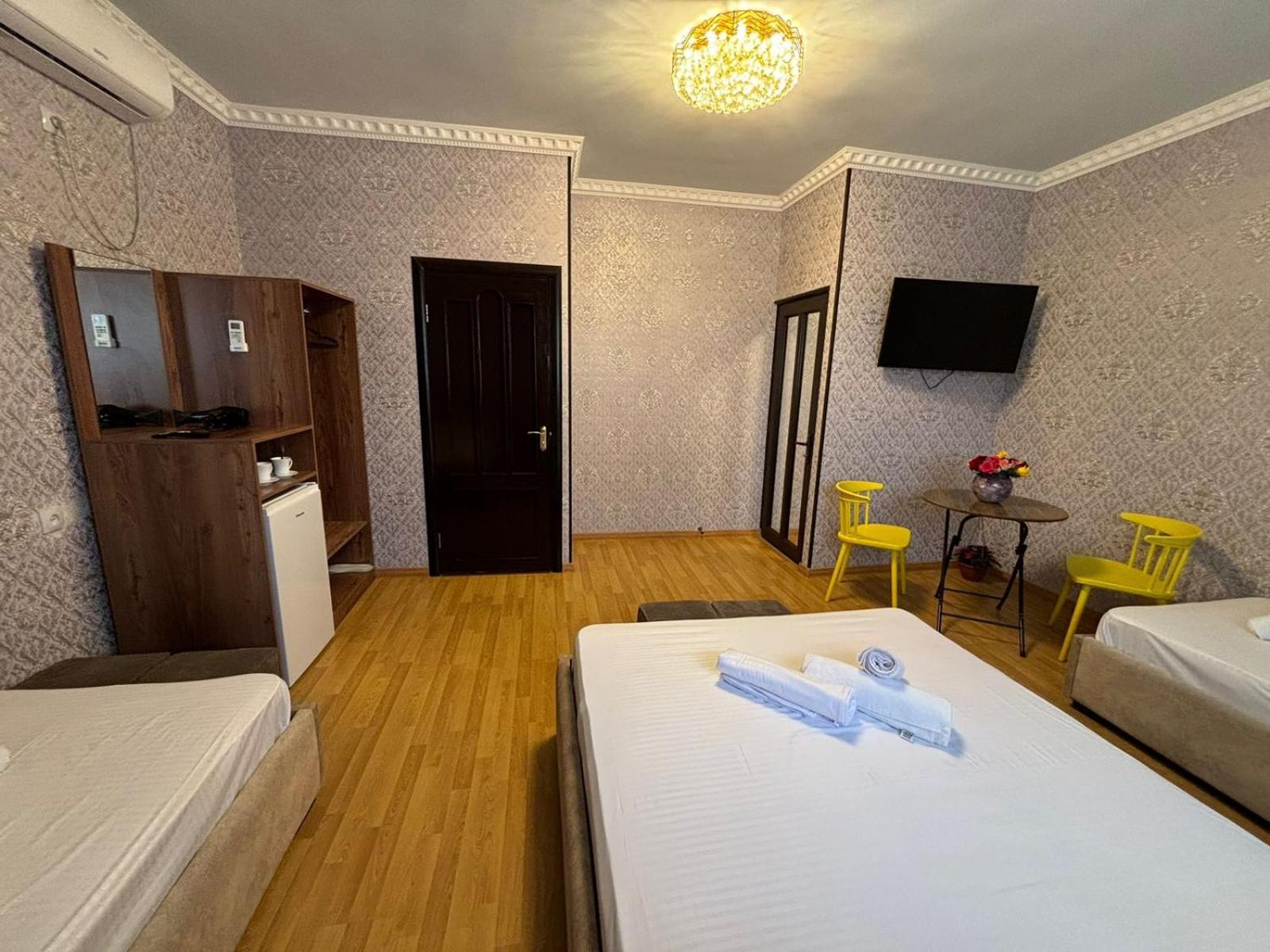 Styopa Hotel Ереван Екстериор снимка