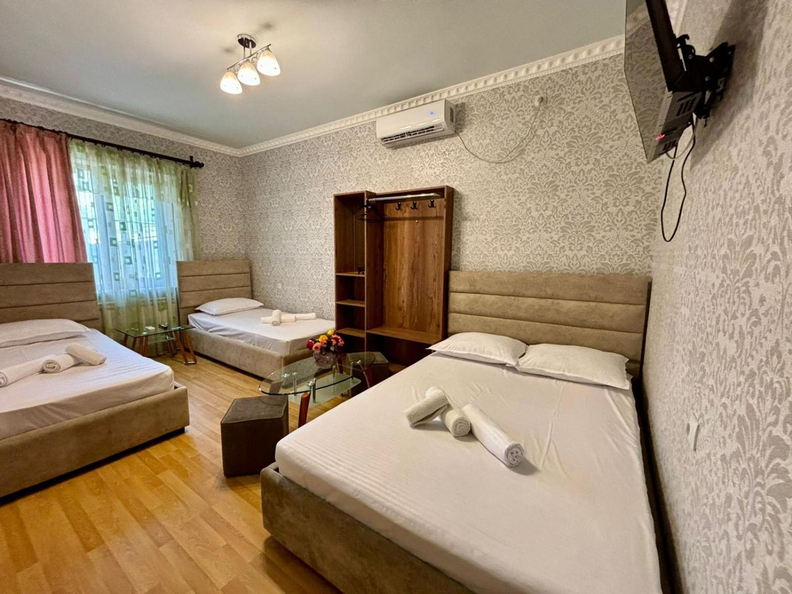 Styopa Hotel Ереван Екстериор снимка