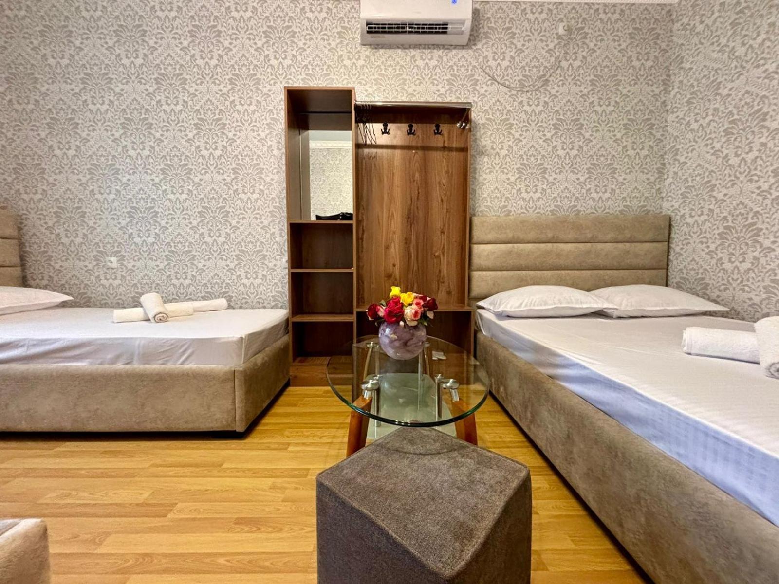 Styopa Hotel Ереван Екстериор снимка