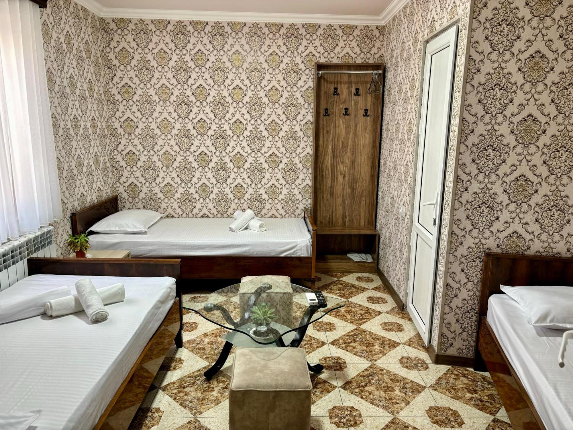 Styopa Hotel Ереван Екстериор снимка
